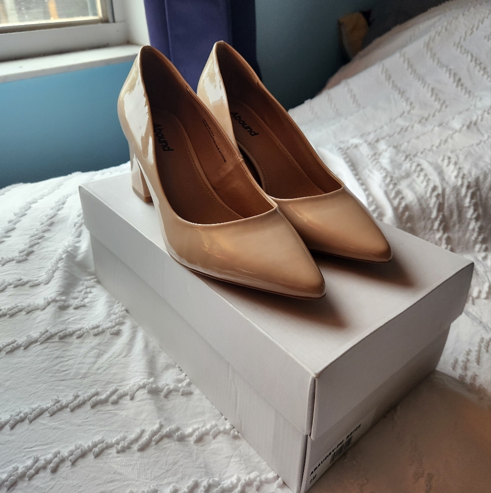 Women's Nude Abound Size 9 Heels
